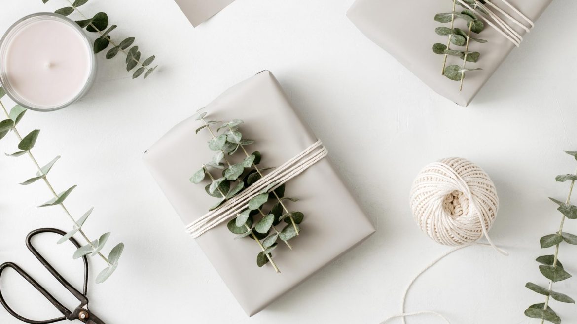 gift-box-with-minimalist-style-wrapping-design-BXDSNMH.jpg
